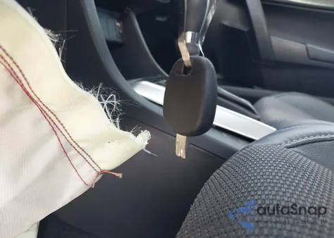 2018 Toyota Corolla Se из США, поврежденный, VIN 2T1BURHE8JC099370